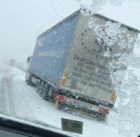 Турски тираджия опита да прегази полицай край Бяла