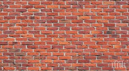 германец събуди зазидана входна врата