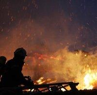 ИЗВЪНРЕДНО В ПИК! Мощни експлозии разтърсиха Атина