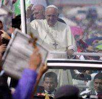 Папа Франциск се отказва от папамобила 