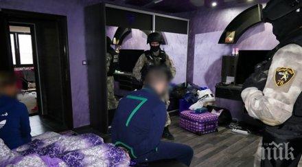 зверства сутеньори забиват клечки ноктите бременна друга горят гениталите