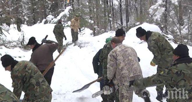 Военните помагат на три области в разчистването на големия сняг