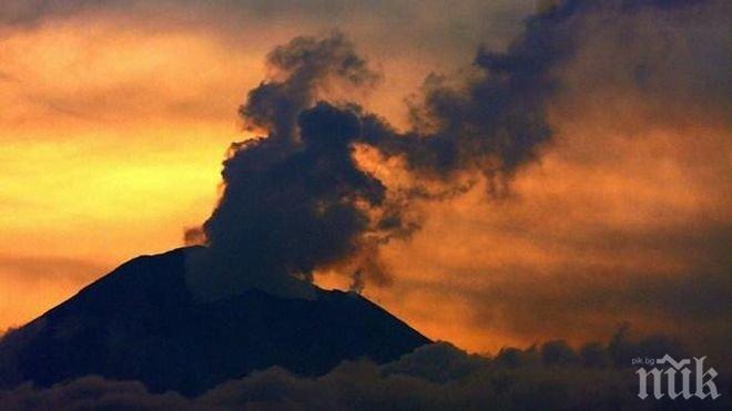  В Коста Рика вулканът Туриалба продължава да изхвърля пепел