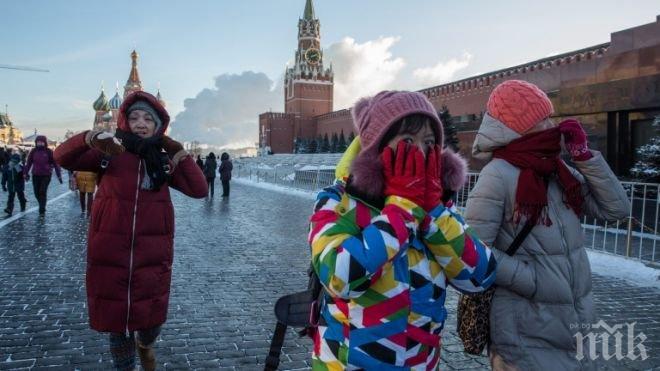 СМЕЛЧАЦИ! В скованата от студ Москва днес се провежда велопарад