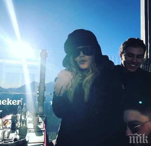 Мадона заведе младото си гадже на ски в Швейцария