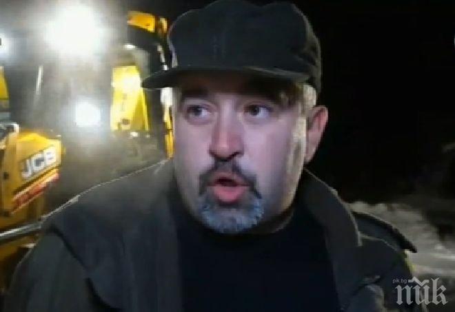 ЕКСКЛУЗИВНО! Кметът на Златарица остана сам в битката със снега! Почистващите фирми отказаха да работят, хората ги бойкотират