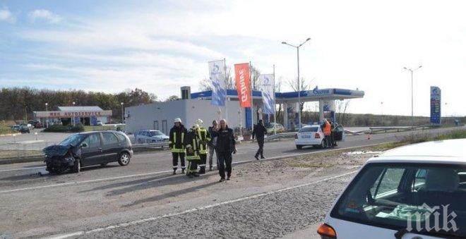 На косъм от трагедия: Пиян се натресе в бензиностанция във Враца