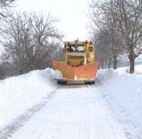 ВЕЧЕ СЕ МИНАВА! Спасиха пет бедстващи турски камиона край Добрич   