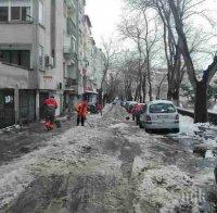 ШОФЬОРИТЕ НАМАЗАХА! Бургас без синя зона в понеделник, кърпят дупките от снега