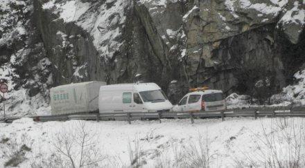 румънски микробус блокира кресненското дефиле