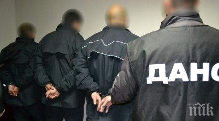 корумпираните митничари варна