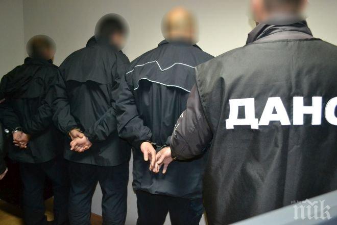 СПЕЦАКЦИЯ! Арестуваха над 20 митничари от пункта Варна-Запад