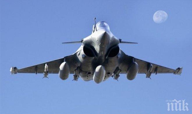 РАЗВРЪЗКА! Военен самолет причинил паниката в Марсилия
