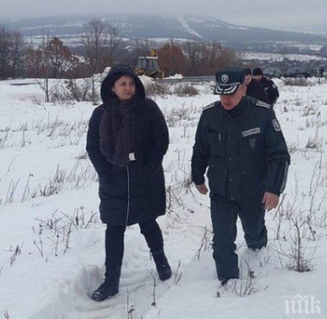 СЛЕД ПРОВЕРКАТА! Румяна Бъчварова доволна от видяното на границата, назначават 600 души като охрана