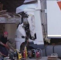 НА КРАЧКА ОТ ВЗРИВ! ТИР отнесе колонка на бензиностанция (СНИМКА)