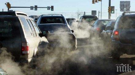 уникум ремонтира автомобил движение видео
