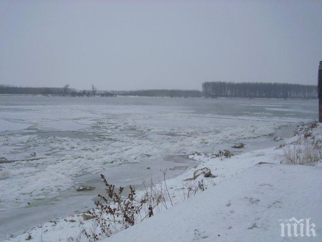 Дунав при Силистра замръзна