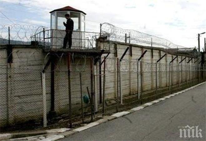30 затворници загинаха при бунт в затвор