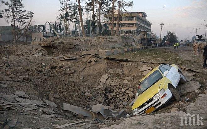 ТОТАЛЕН КАРЪК! Най-големият експерт по бомбите на талибаните загина заедно с четирима си сина от експлозив, правен лично от  него  
