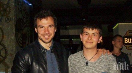 ивайло захариев промотира годишен писател мозъчни операции снимки