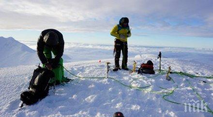 антарктиците после стъпиха българската база