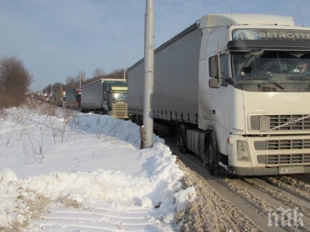 НЯМА МЪРДАНЕ! Шофьори обещават тотална тапа на „Дунав мост“ 2