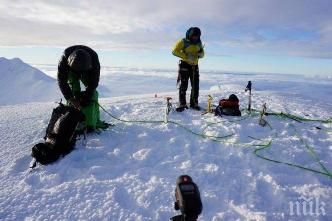 Антарктиците ни най-после стъпиха в българската база