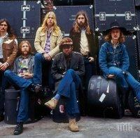 ТРАГЕДИЯ! Известен музикант се самоуби пред очите на жена си (ВИДЕО)