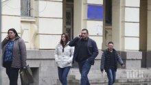САМО В ПИК И "РЕТРО"! Удариха колата на Юксел Кадриев - новинарят тръгна пеша заради пишман шофьор