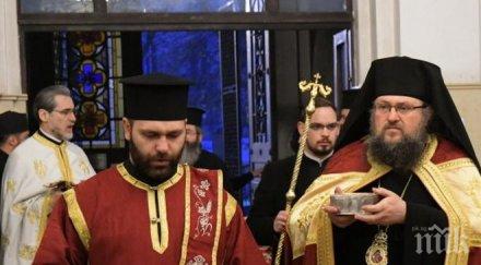 софия посрещнаха тържествено мощите трима почитаните светци