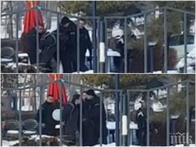 ПЪРВО В ПИК! ТОТАЛЕН ШОК! Униформени млатят зверски младо момче в центъра на София (ПОТРЕСАВАЩО ВИДЕО)