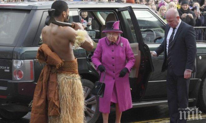 ЖИВА Е! Кралица Елизабет Втора най-после се появи на публично събитие