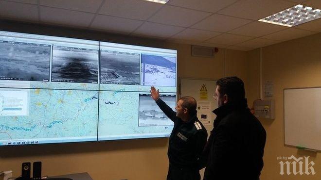 ИЗНЕНАДВАЩО! Служебният вътрешен министър отиде да провери как се охранява българо-турската граница 