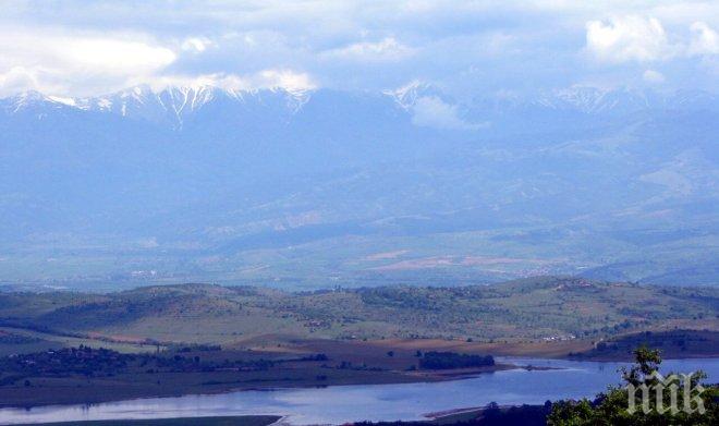 Туристи заплашват Охридското езеро