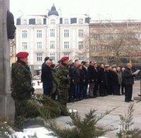 Иван Тотев не прекъсна отпуската си за церемонията в памет на Стефан Стамболов