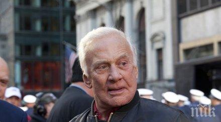 вторият космонавт стъпил луната стана модел снимка