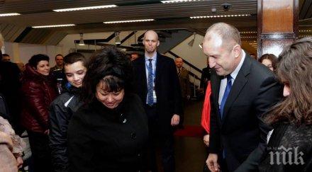 български военни посрещнаха радев върховното командване силите нато европа снимки