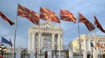 брюксел сръчка македония справя политическия циклеж