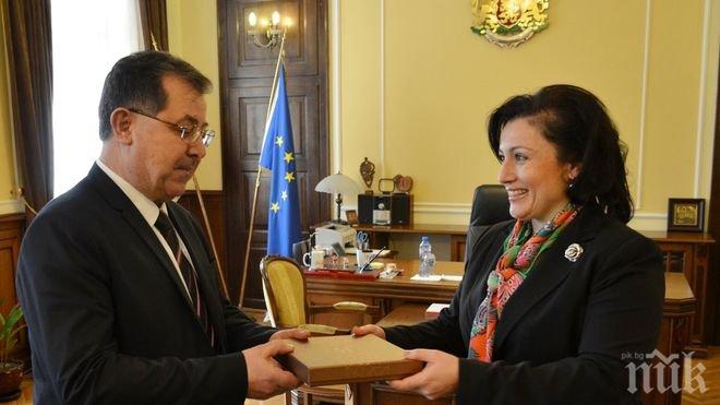 Земеделският министър отрича връзки с ДПС, започва ударни проверки във фонд Земеделие