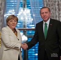 Меркел притиска Ердоган да признае свободата на мнението