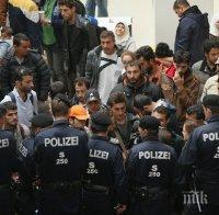 ГЕРМАНИЯ В СТРЕС! Бежанци убиват, заведени са 44 дела