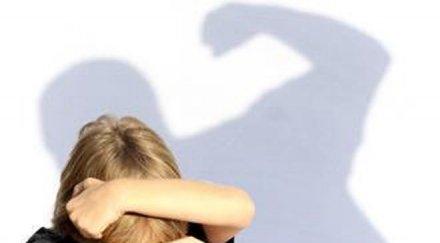 екшън майка нахлу училище заби шамар съученик сина