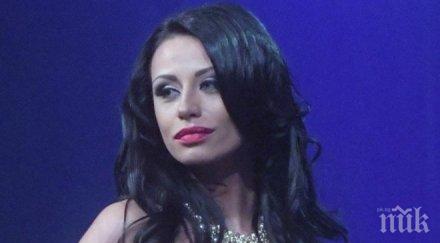 интернет неволи хакнаха профила новата мис плеймейт