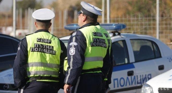Въоръжен с лопата мъж на покрива взе заложници в пловдивски магазин (СНИМКА)