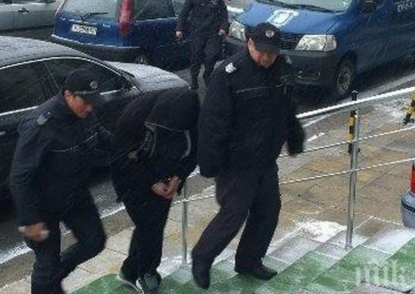 ПАК СЕ ПРОЧУХМЕ! Аржентински топ бандит се оказа с български паспорт 