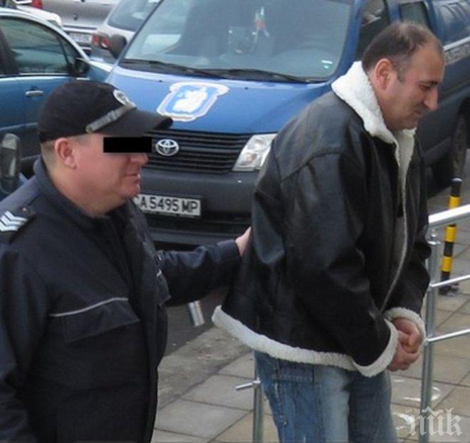 СТРЕС ТЕСТ! Бургаските надзиратели на нокти - първият сериен убиец и изнасилвач Черньо Иванов ги прави луди