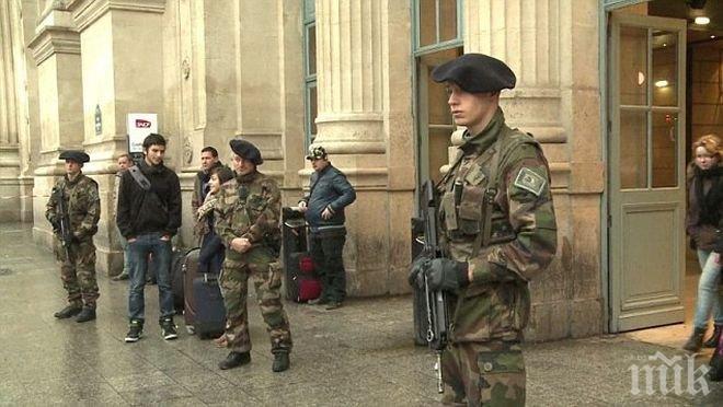 МИГ НЕВНИМАНИЕ И... Войници седнаха да обядват, ловки крадци им свиха автоматите
