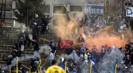 меле кръв футболни фенове русе