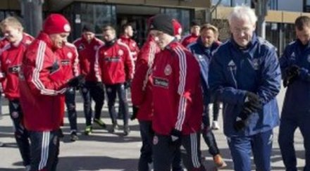 мортен олсен издаде половината титуляри мача българия