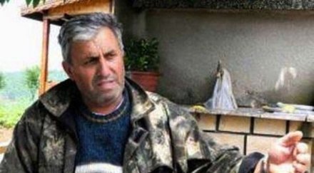 хората габър кметът ходи гол размахва члена